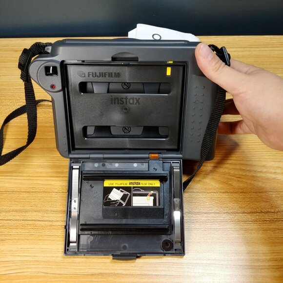 Vintage Fujifilm Instax 100 Instant Film Camera Wide Format Fujinon Lens JAPAN - Picture 11 of 12